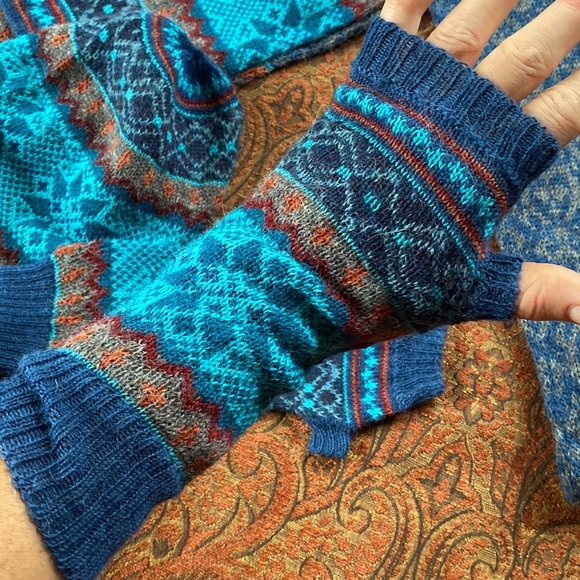 Novica Alpaca Set hat scarf wrist warmer gorgeous turquoise blues snowflake NEW - Picture 3 of 9